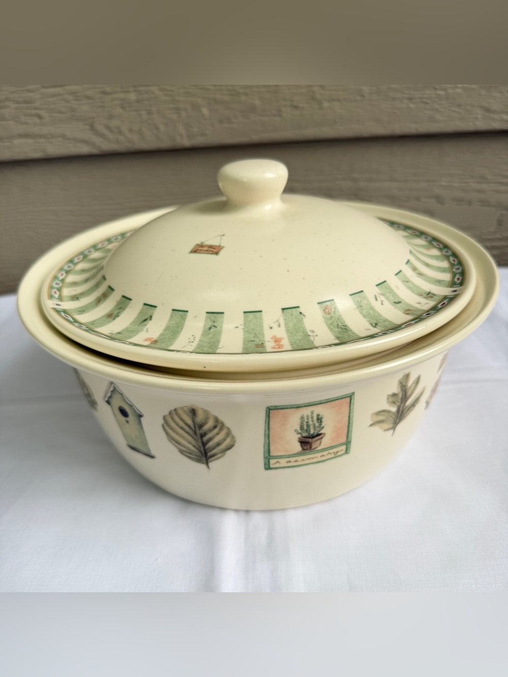 Pfaltzgraff Naturewood Stoneware Round Casserole w/Lid Garden 318 Green USA - Picture 14 of 16